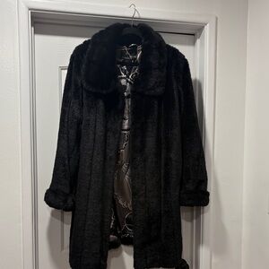 Dennis Basso Elegant Black faux fur coat